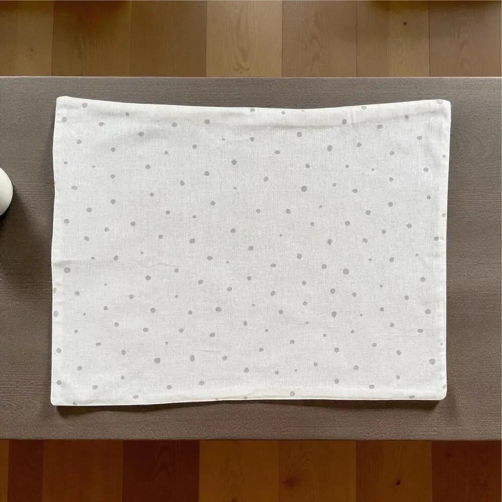 IKEA NISSOGA Gray & White Reversible Placemats 17 ¾x13 ¾ 